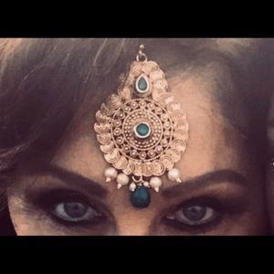 Bindi- Indian Hair Accessory